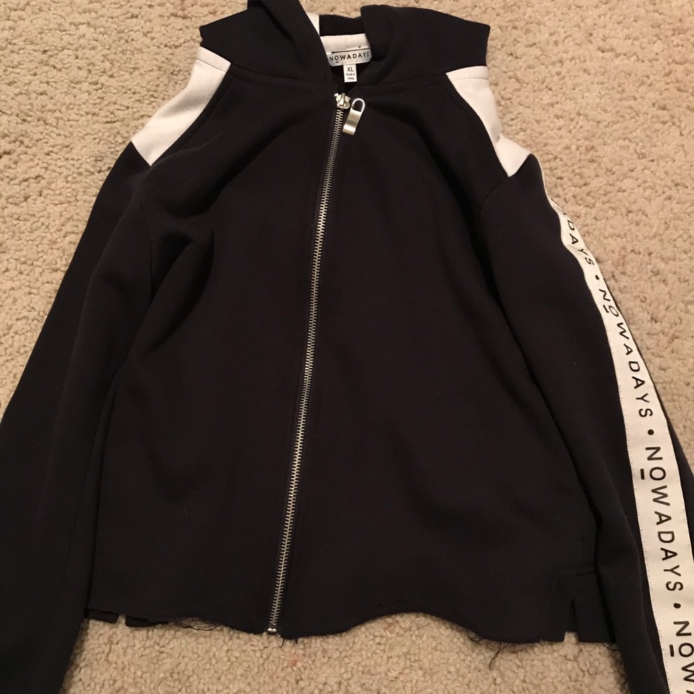 NOWADAYS Cropped Hoodie